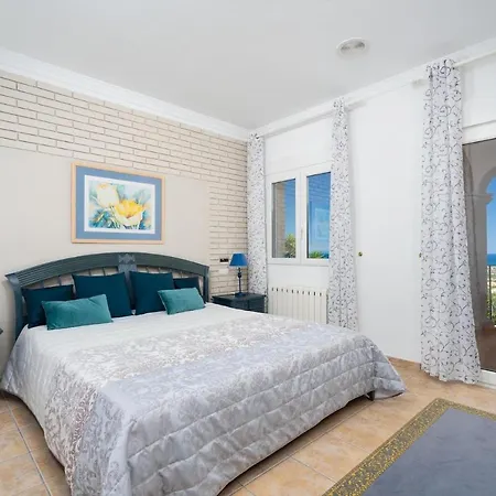Marvelous With Panoramic Sea View & Pool Вилла Дения